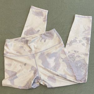 Lulu’s tie dye lavender leggings